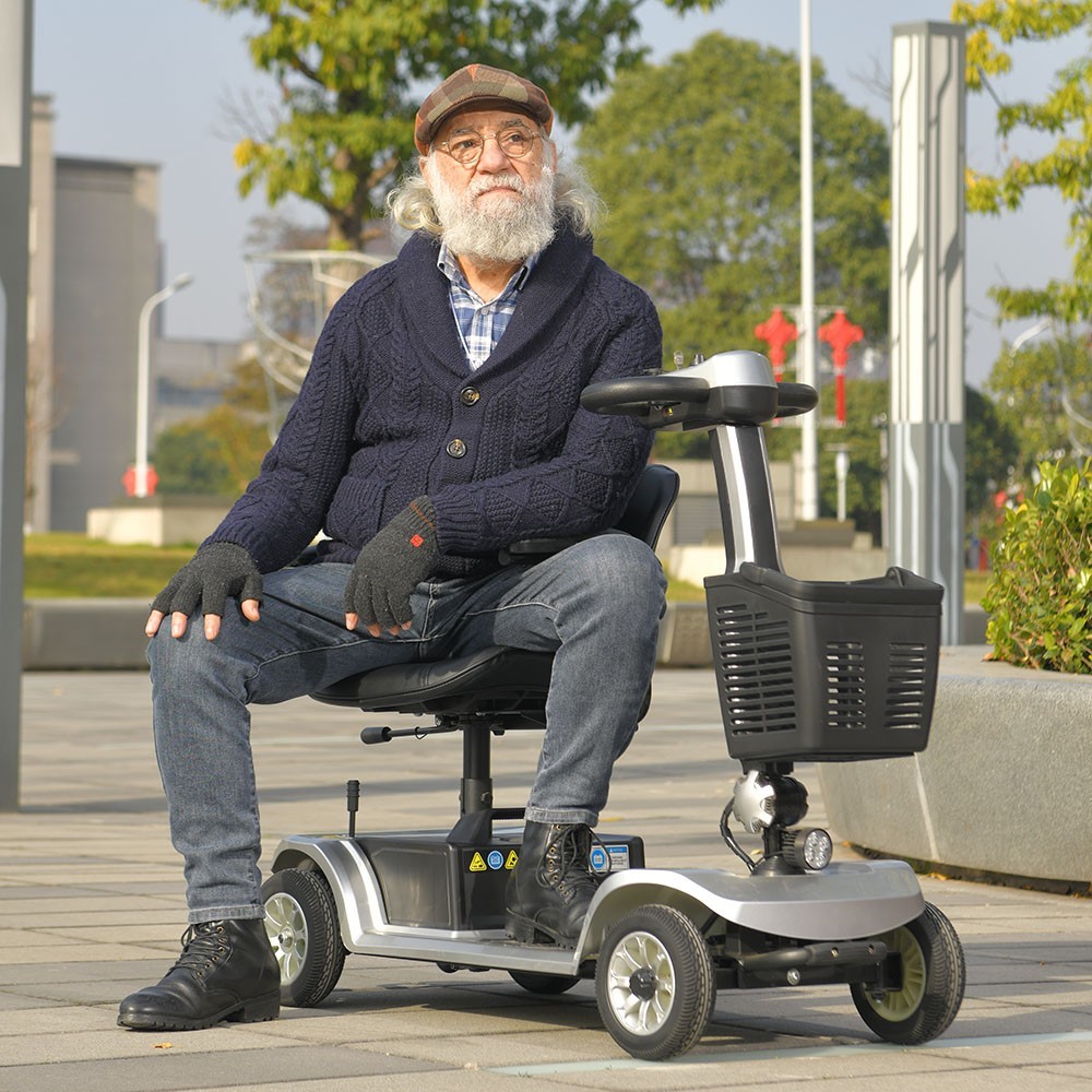 Electric mobility scooter suitable for elderly and disabled users 250W Motor