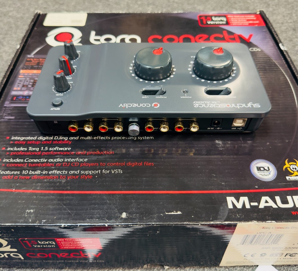 M-Audio Torq Conectiv Bundle DJ VINYL/CD/Controller