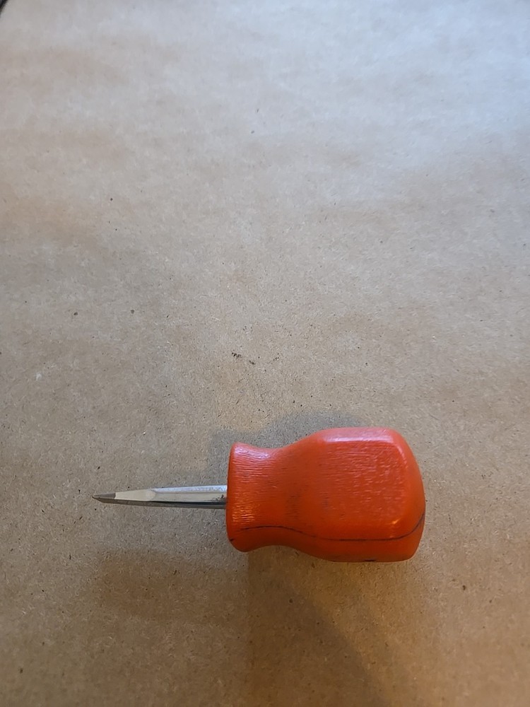 Mac Tools Flat Tip Stubby Screwdriver Red Hard Handle PNR1AR