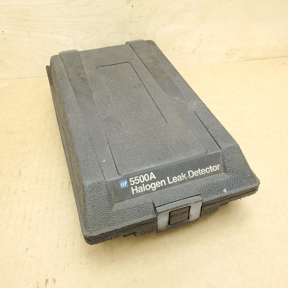 TIF 5500A Battery Powered Halogen Leak Detector with Hardshell Case