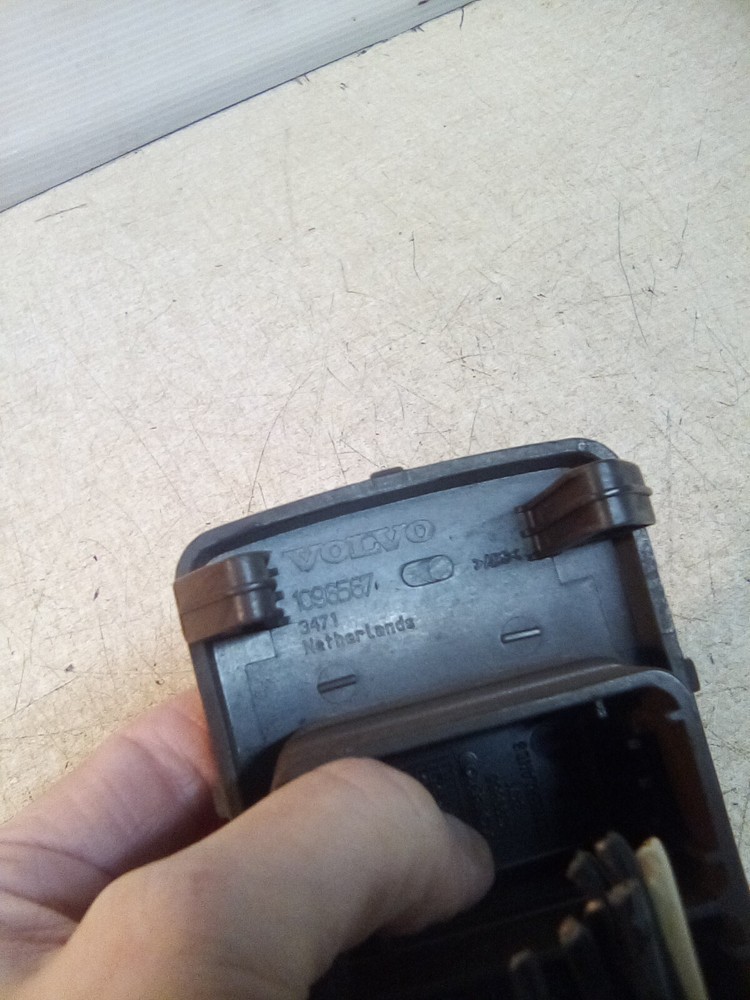 Volvo VNL 1096567 Switch Panel