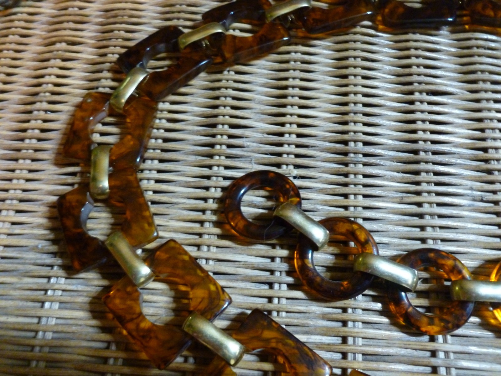 VINTAGE YVES SAINT LAURENT TORTOISE BAKELITE GOLDTONE LINK 36" BELT / NECKLACE