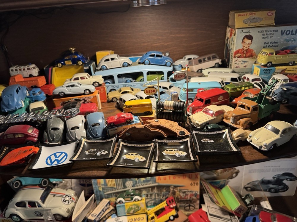 Vintage Volkswagen Splitwindow Toy Plastic …….green
