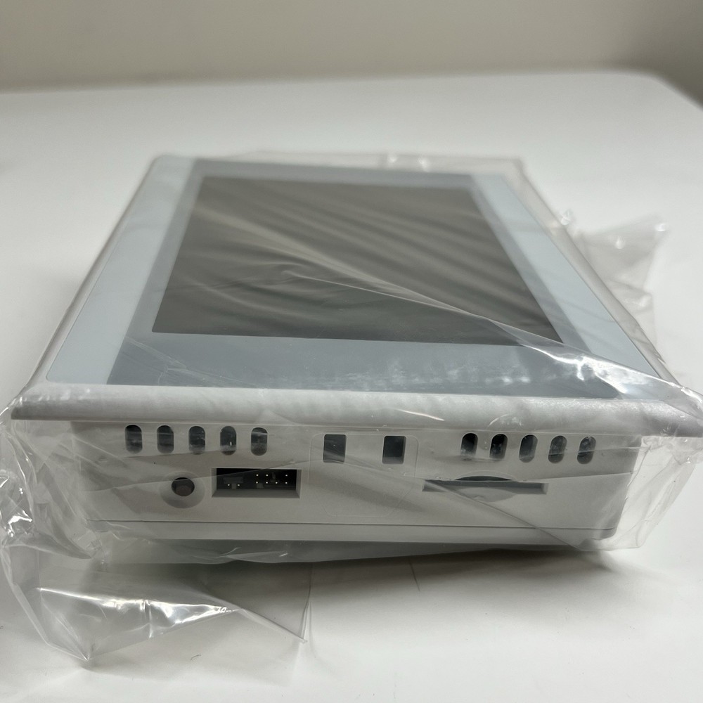 NEW Eaton XV-102-E6-57TVRC-10 Touch Panel 5.7” Touch Panel Operator Interface