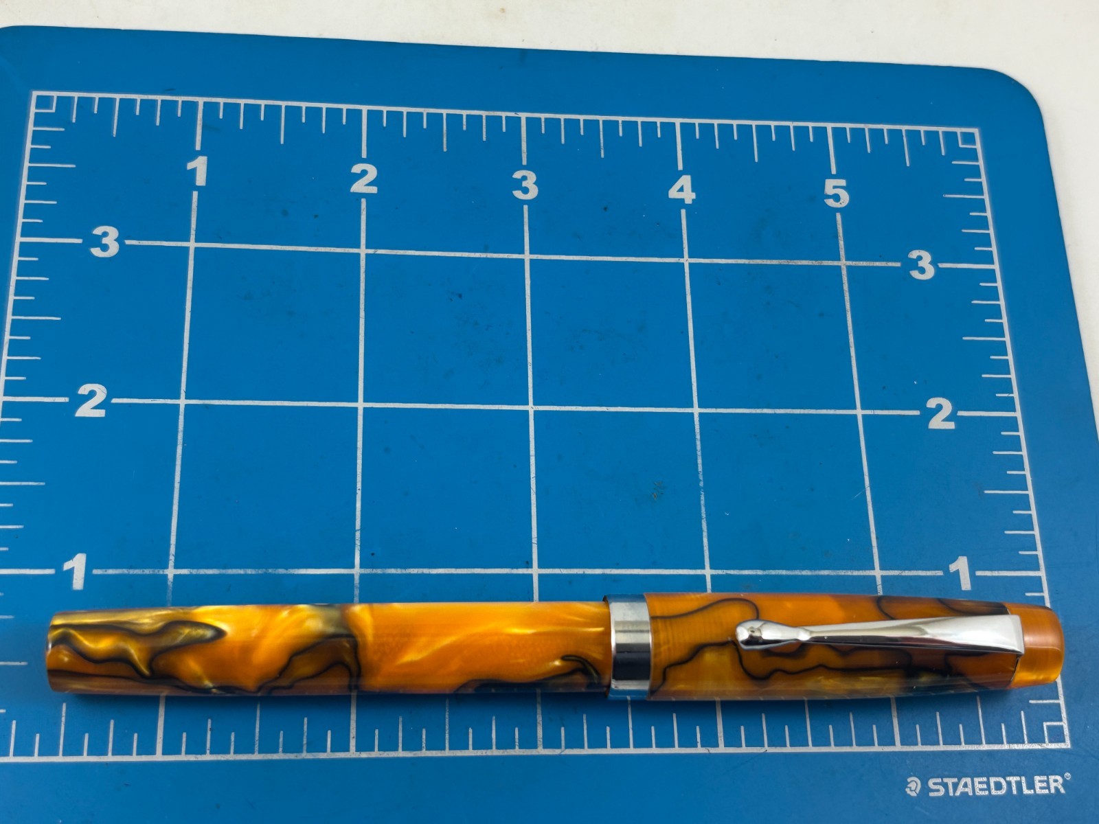 Judd's NEW Old Stock Beautiful Acrylic Fountain Pen w/FPR Flex Nib