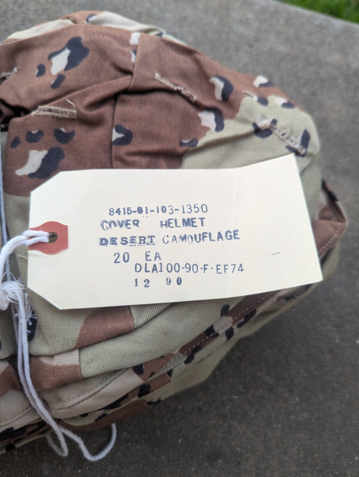 (1) NOS US chocolate chip desert camo helmet cover for PASGT. Medium / Large