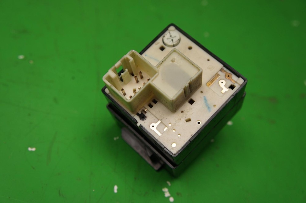JAGUAR S TYPE Headlight Switch Mk 1 99-02 XR83-11654-CC