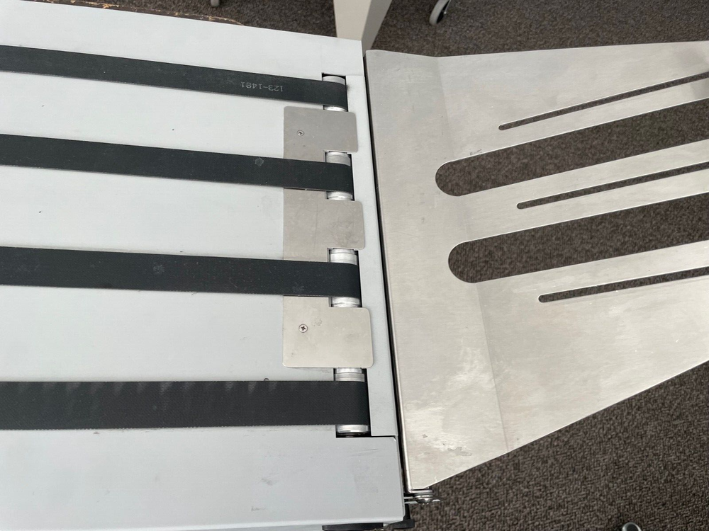 Pitney Bowes Table Top Collection Conveyor