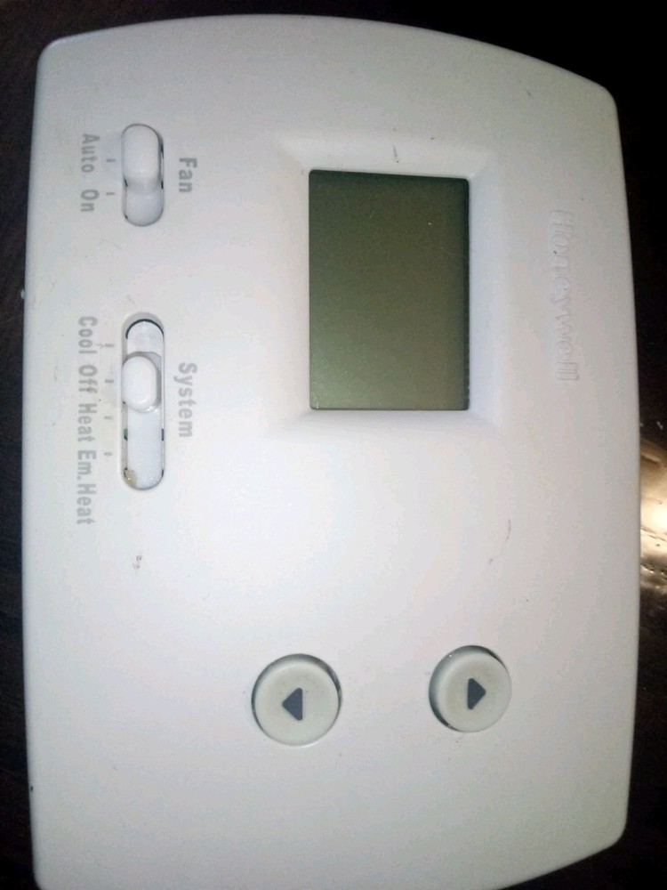 Honeywell TH3210D1004 Non-Programmable Thermostat PRO 3000 (Tested)