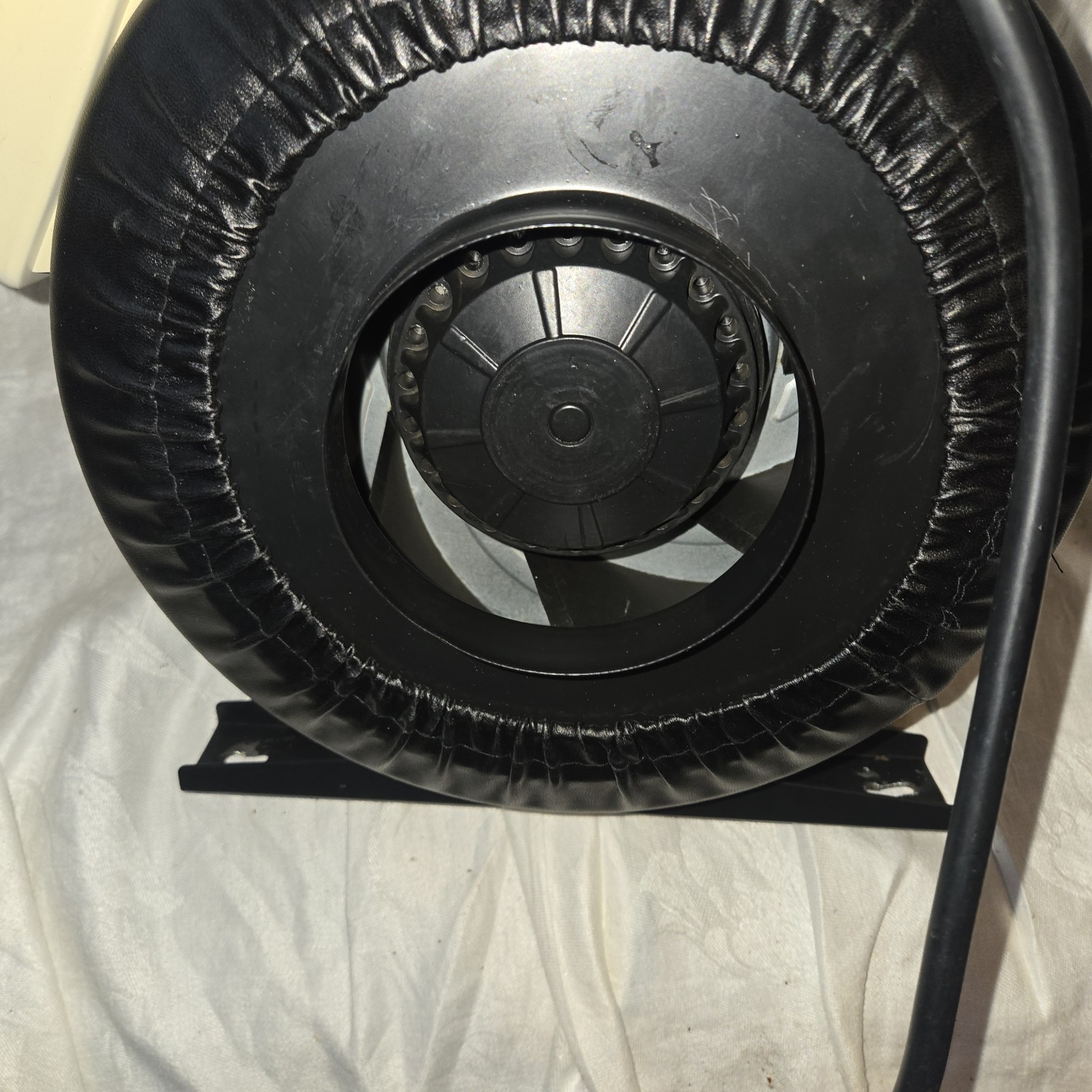 Can-Lite Carbon Filter blower 6 in. Flange 24 in. Tall 600 CFM