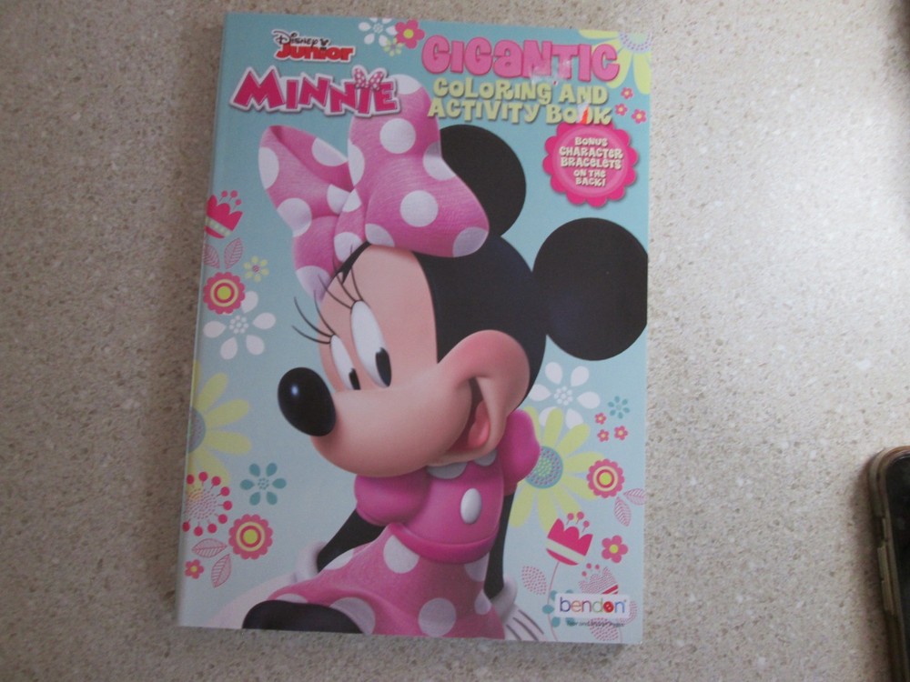 Disney's Minnie Mouse Gigantic Activity Book