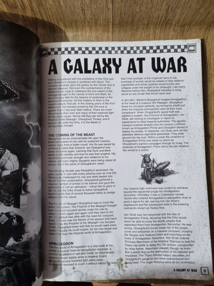 Warhammer40K Codex Ork 2008 Edition Games Workshop Paperback Damaged Torn Corner