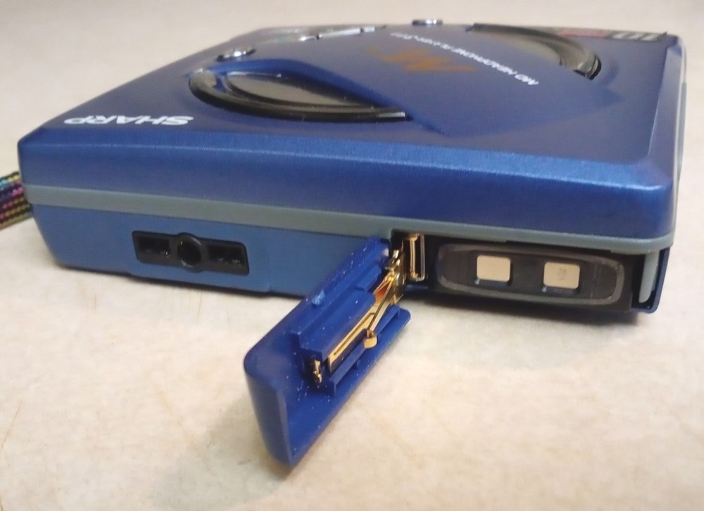 SHARP MD-SS311-A BLUE Slot-In MDLP MiNiDiSC Player CD NICE CONDITION WORK