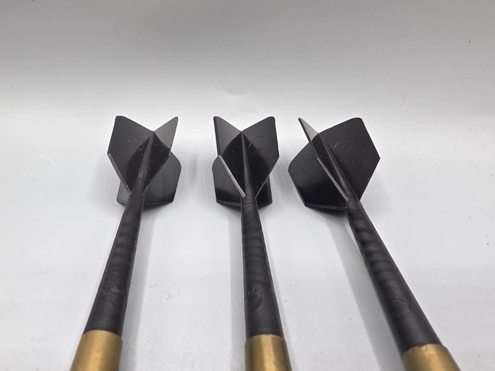 Vintage Dart set with Black Flights 28g