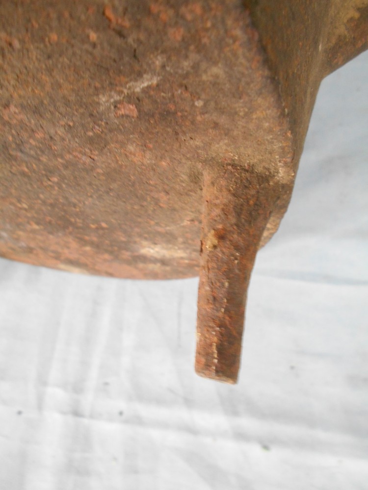 ANTIQUE CAST IRON 3 LEGGED FIREPLACE CAULDRON COOKING POT