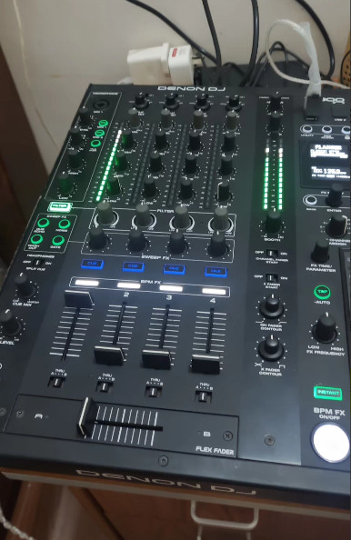 1pcs DENON X1800 Mixing Console