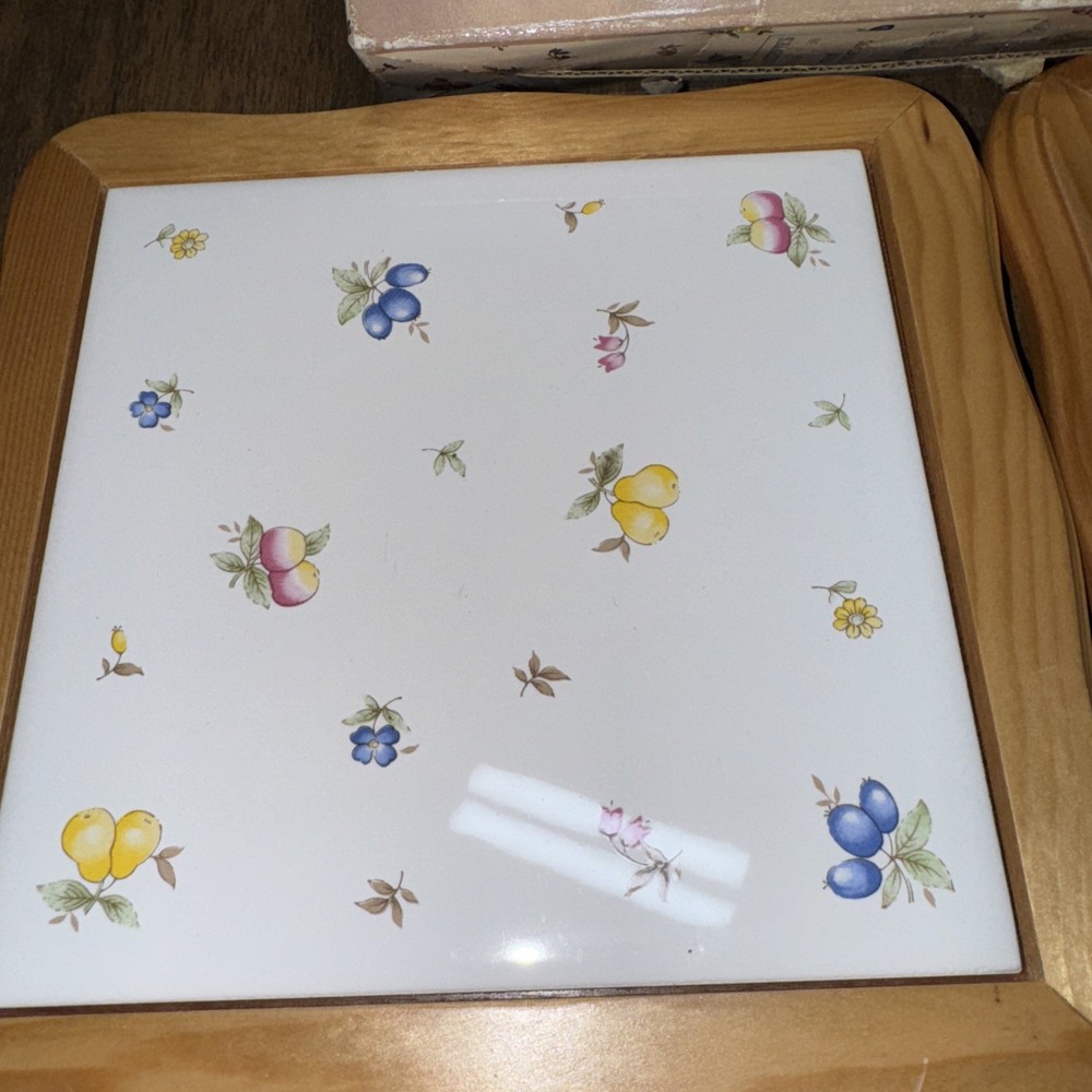 Fruit Chintz 8 inch trivet’s set with ceramic tile