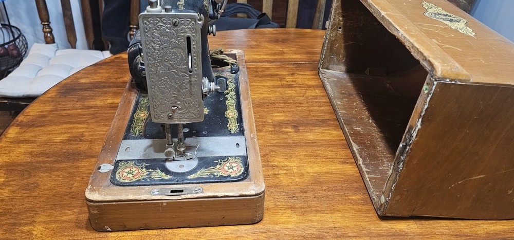 Singer Sewing Machine