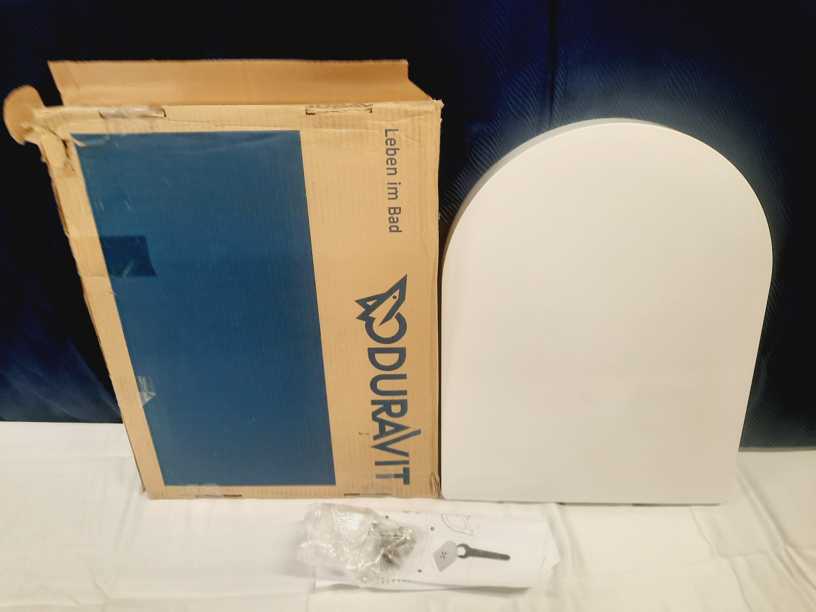 Duravit 0020290000 DuraStyle Elongated Closed-Front Toilet Seat ~ White ~ NEW