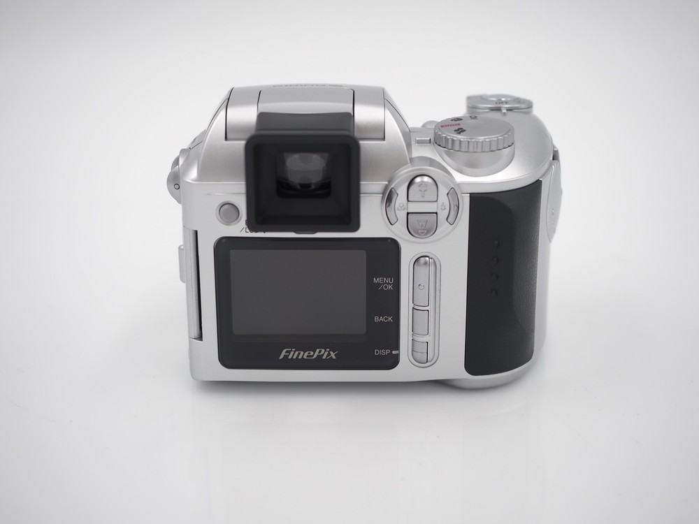 Used Fuji S-3000 Digital Camera #8121us