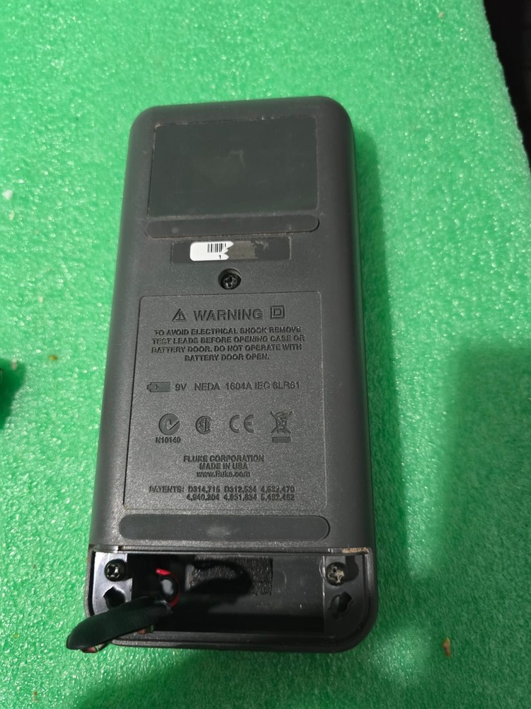 Fluke 715 VOLT/mA Milliamp Process Calibrator Meter