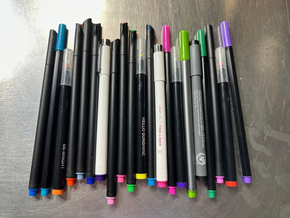 Fine Point Liner 21 Markers Used Works