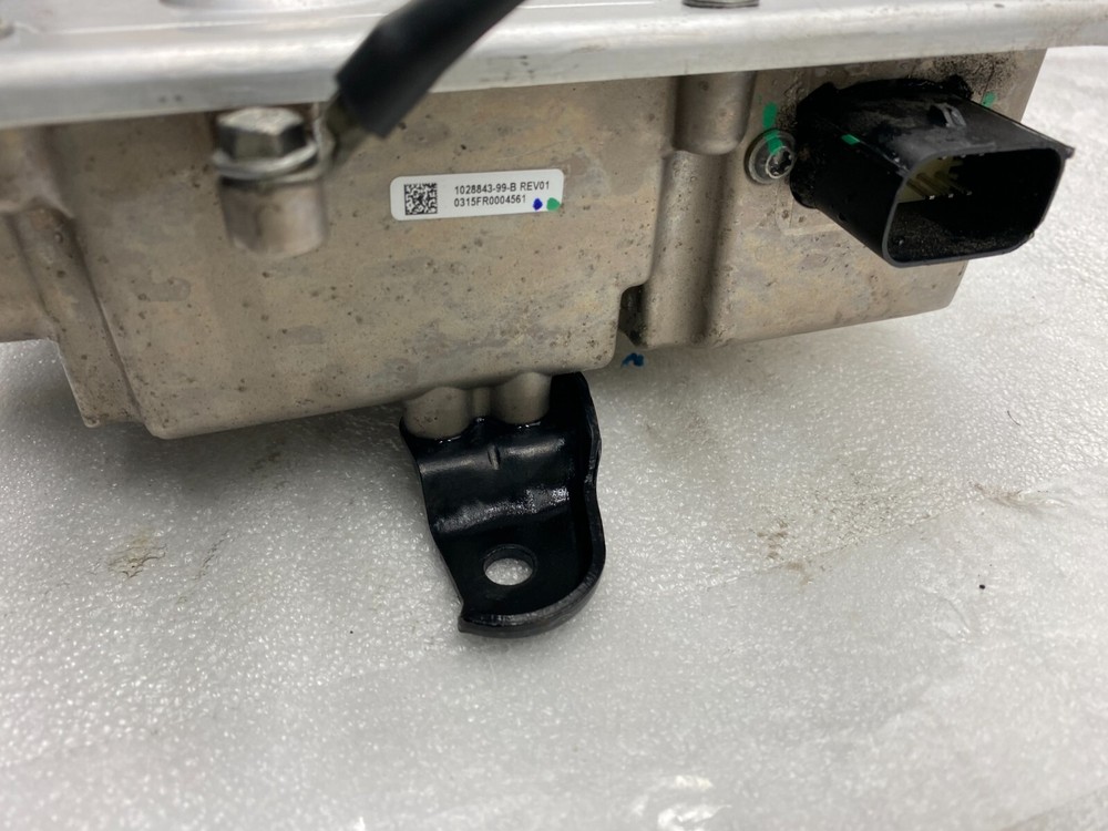 ⭕ 12-15 Tesla Model S Front High Voltage Junction Box Distribution 1028843-99-B