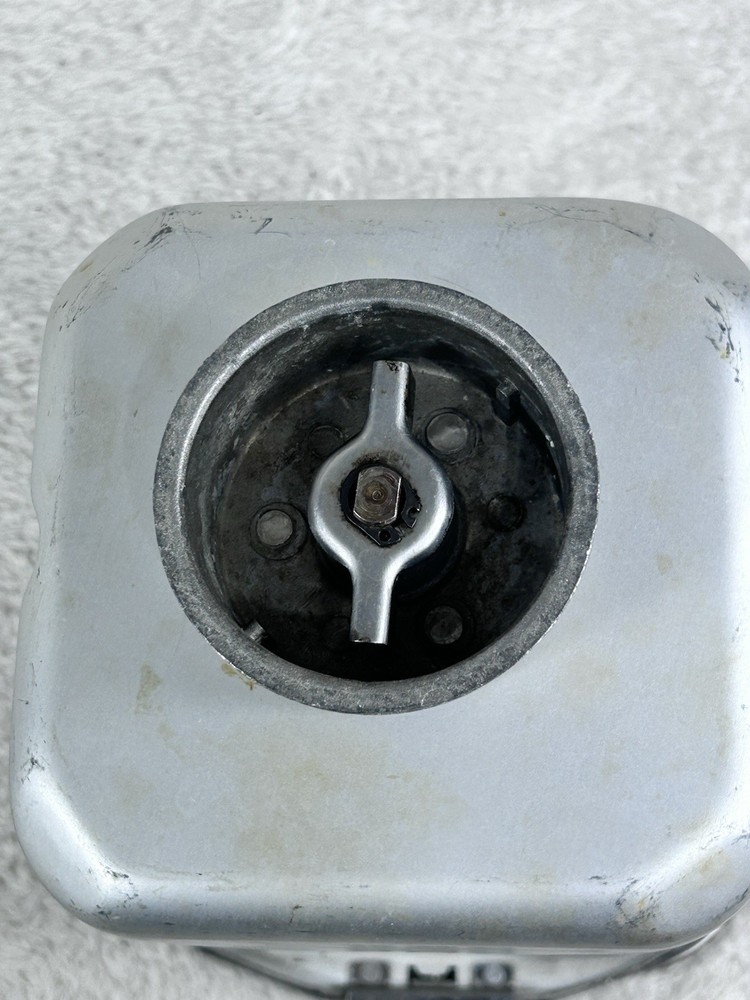 Magic Chef Bread Maker Machine Model CBM-310 Baking Pan w/ Paddle Replacement