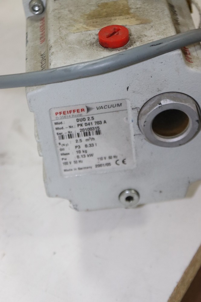 Pfeiffer DUO 2.5 Dual Stage Rotary Vane Vacuum Pump WORKING