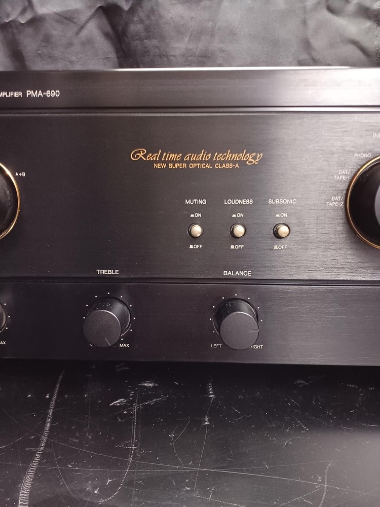 DENON PMA-690 Integrated Amplifier Junk #BE11986