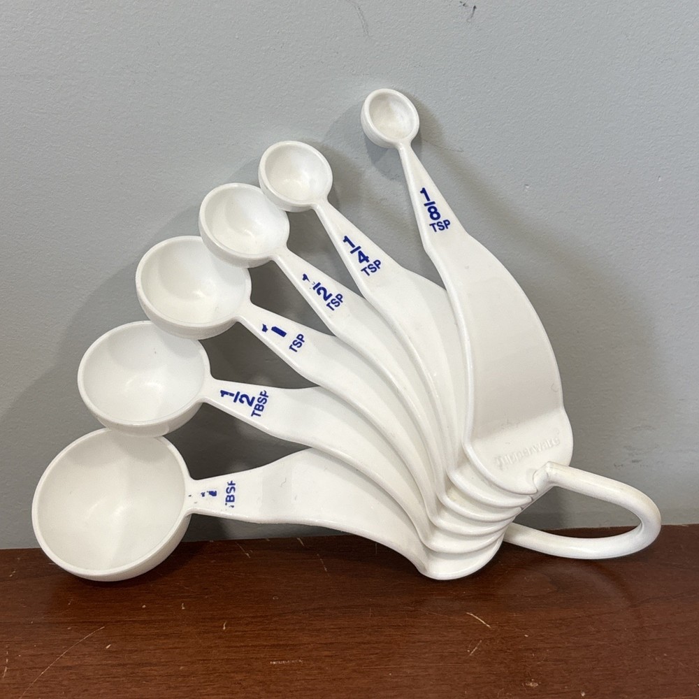 Tupperware White Measuring Spoons Set D Ring Ergonomic Curved Blue Letters 3484