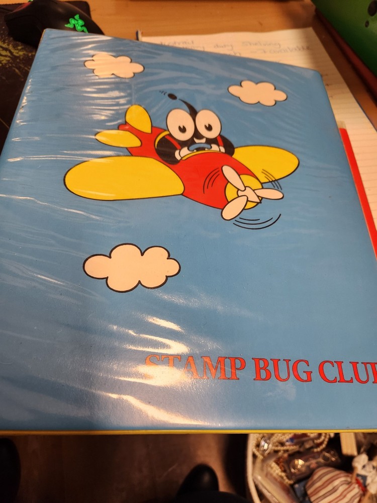 STAMP BUG CLUB RING FOLDER PLUS STAMP COLLECTORS YEARLY BOOKS NO STAMPS