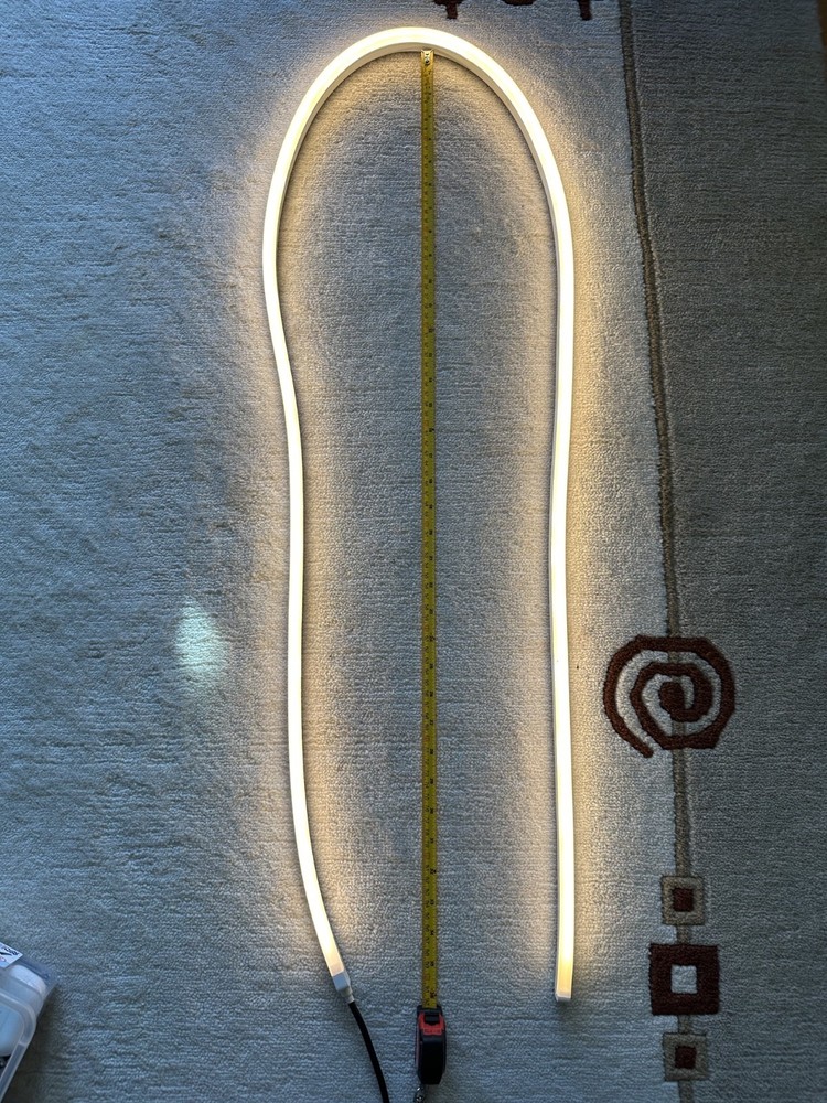 Philips Hue - Outdoor Ambiance Gradient Smart Lightstrip 100"