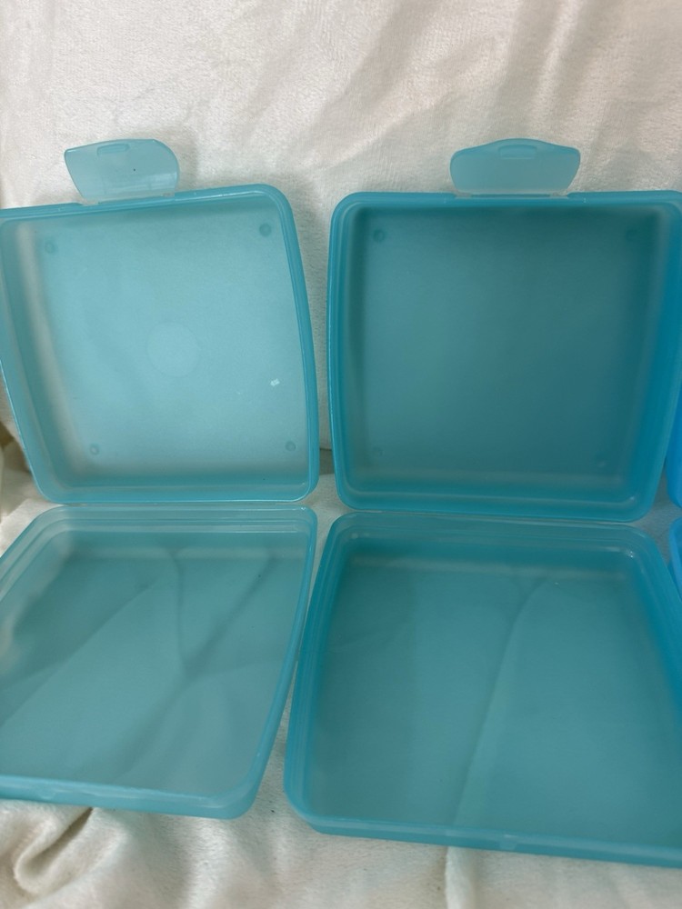 Tupperware Sandwich Keeper Reusable Containers 3 count With Attached Lid