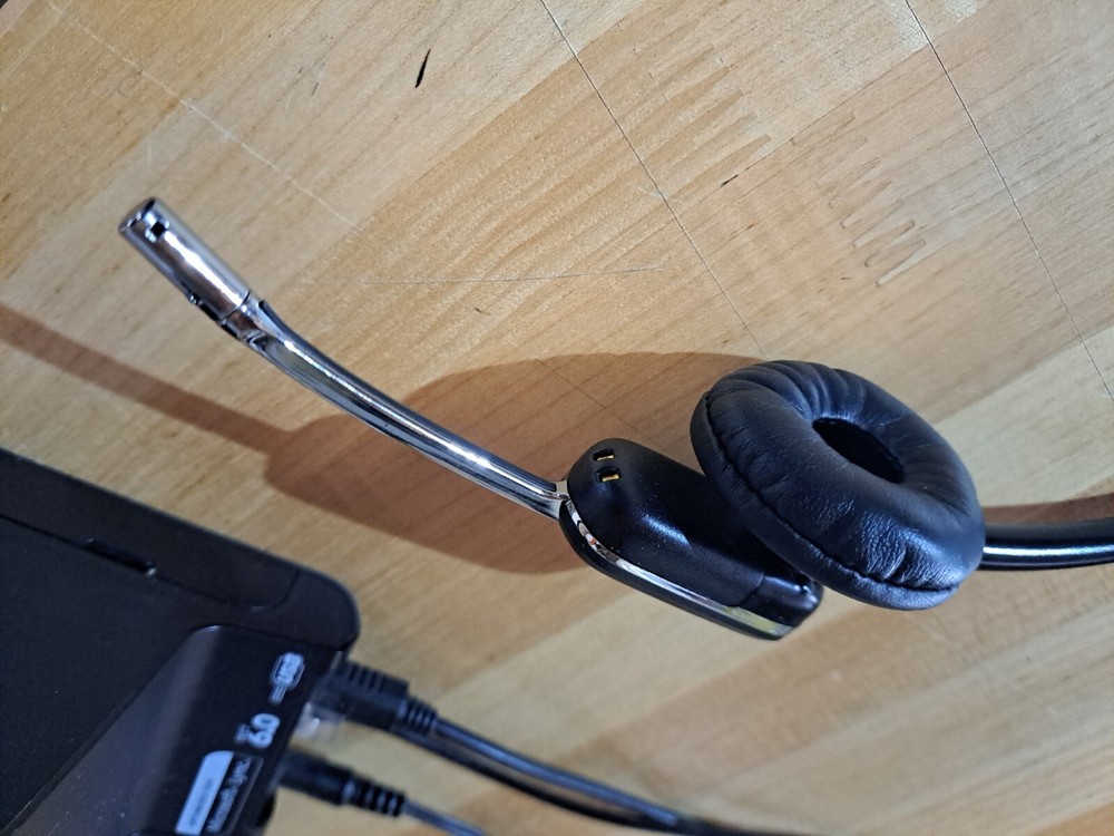 Plantronics W02 Wireless Headset System 6.0 with Charging Base - TESTED