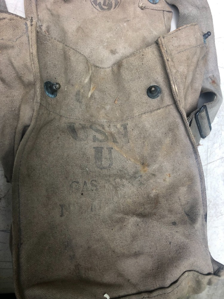ORIGINAL WWII US NAVY MARK IV GAS MASK CARRY BAG