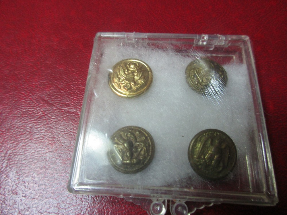 Militaria - 4 X US Cuff Sized Antique Brass Buttons