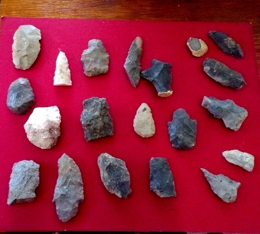 ARROWHEAD PIECES BROKEN / INCOMPLETE 20 PIECES