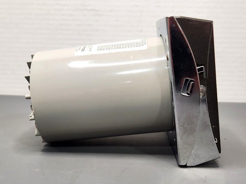 Eagle Signal Controls CX312A6 Electronic Reset Timer Counter 240 VAC Untested