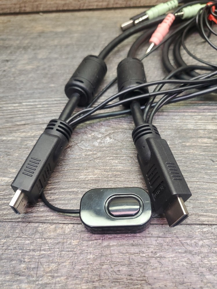 StarTech.com SV211HDUA KVM Switch with Audio and Remote Switch – USB Powered