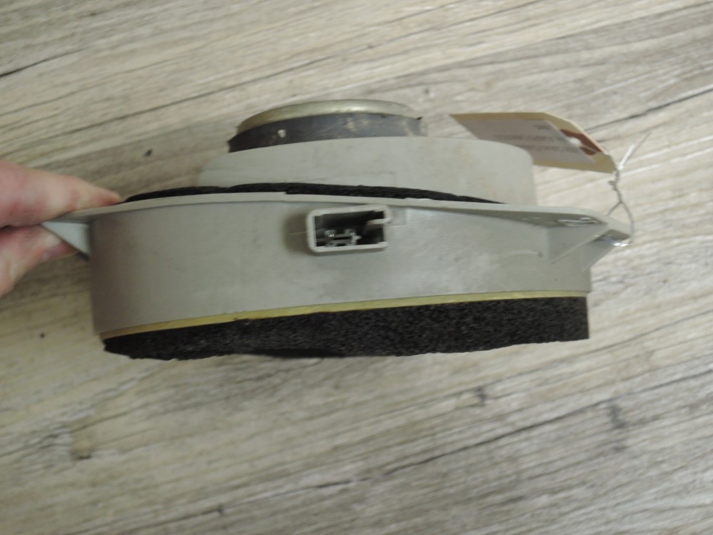 2006 Subaru Outback Speaker