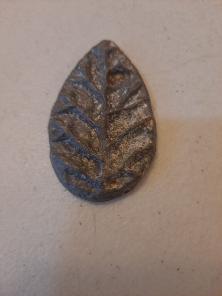 Small metal leaf mold