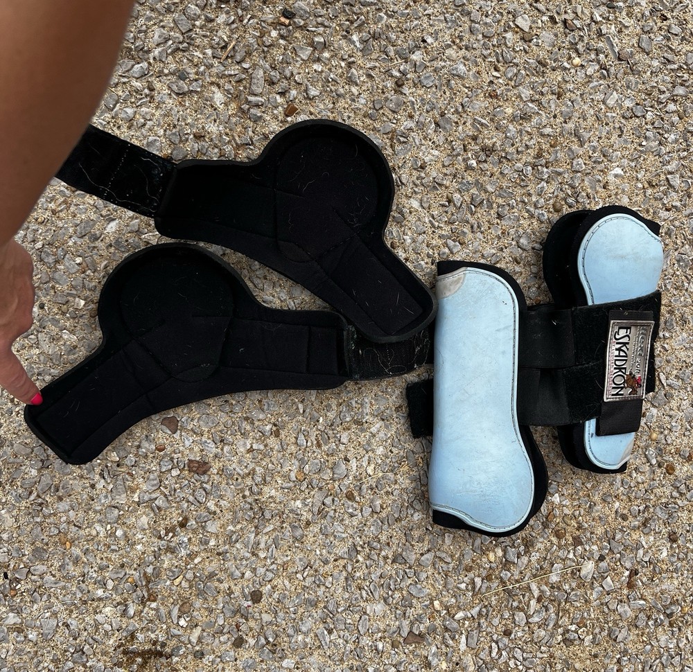 Eskadron Flexisoft Open Front Jumping Boots Light Blue Full Set Horse Size