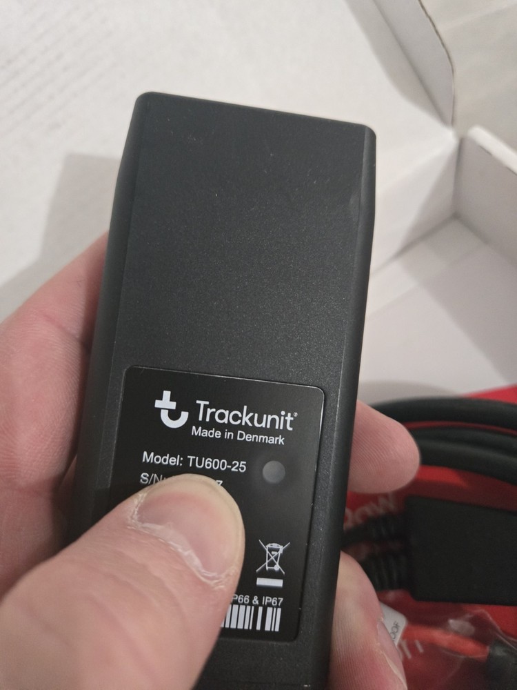 Trackunit TU600-25 Heavy Equipment Tracking Device