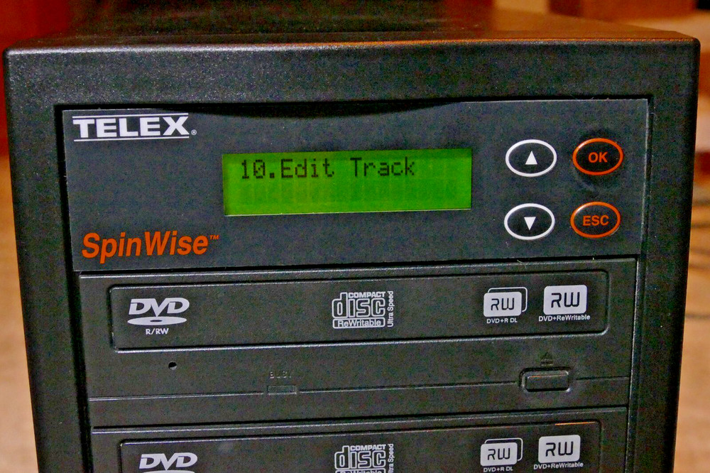 CD/DVD Disc Duplicator Copier with 6 Drive Bays - 1 empty bay, 5 drives