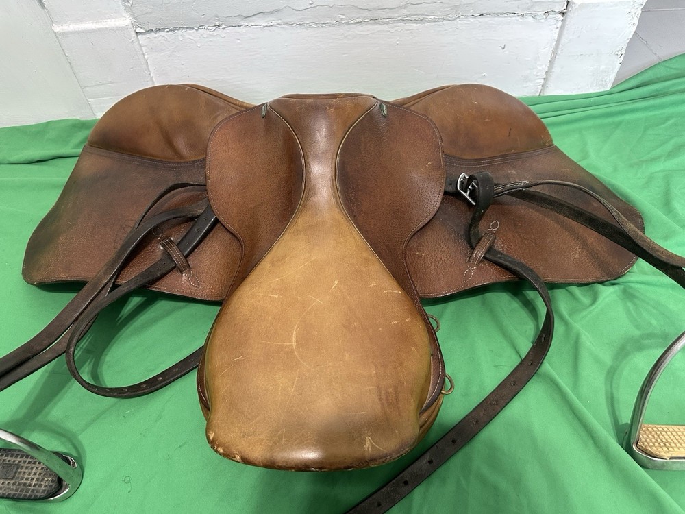 Beval Junior Saddle Size 15, Made in England, LTD2