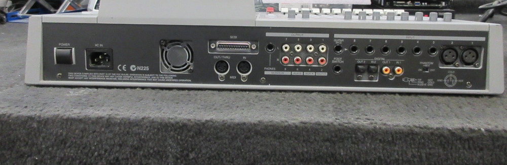 Roland VS-1680 Digital Studio Workstation - Gray