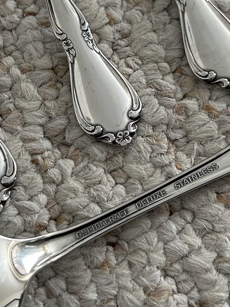 Oneidacraft Deluxe Chateau Stainless Flatware 26 pc Mixed Set