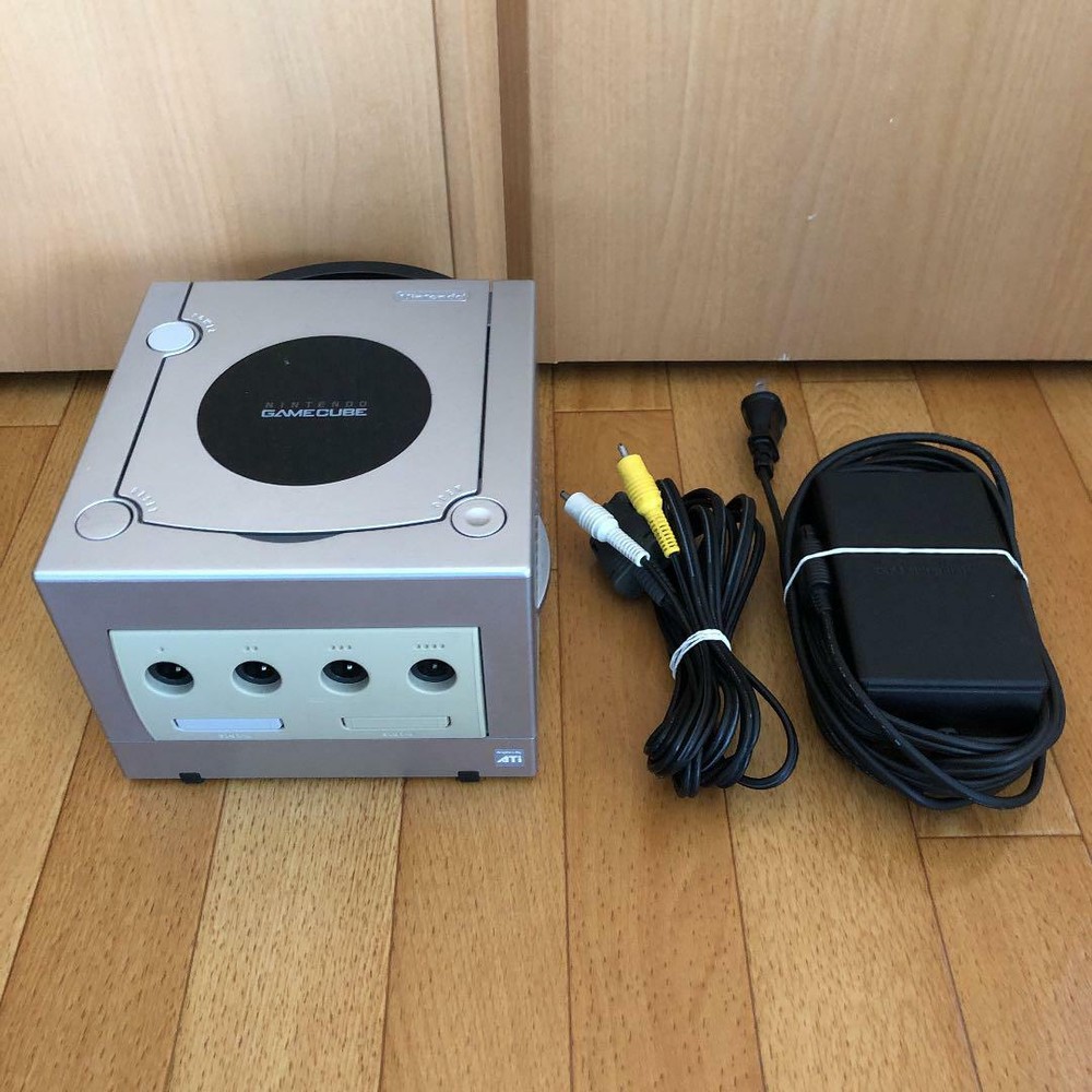 Nintendo GameCube Launch Edition Spice Silver Console With Adapter ＆ AV cable