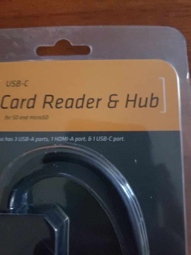 Promaster USB-C Card Reader and Hub for SD and microSD #4041